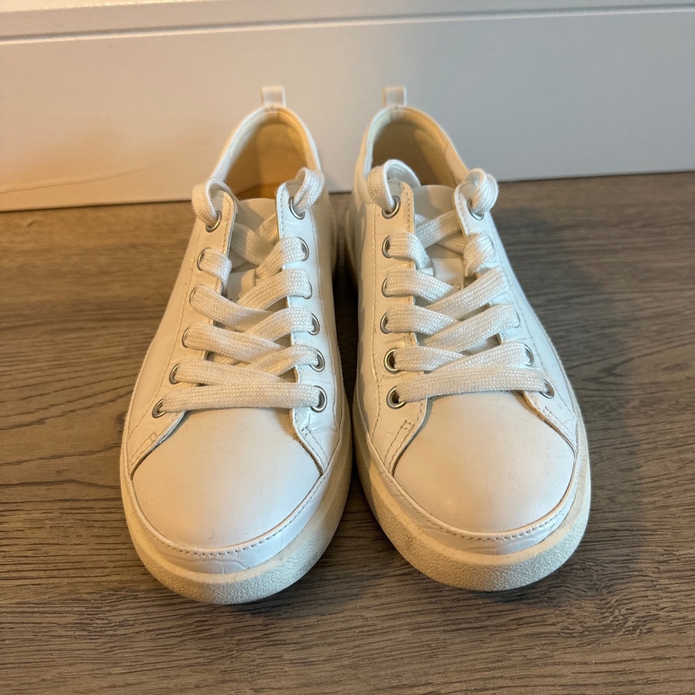 Vionics Winny Sneaker (White Leather)